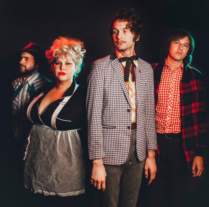 Shannon & the Clams; (L to R) Nate Mahan, Shannon Shaw, Cody Blanchard, Will Sprott; Photo: Alysse Gafken